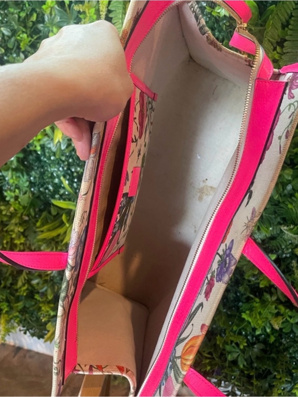Authentic Gucci Floral Canvas Tote with Hot Pink Trim - Picture 5 of 13